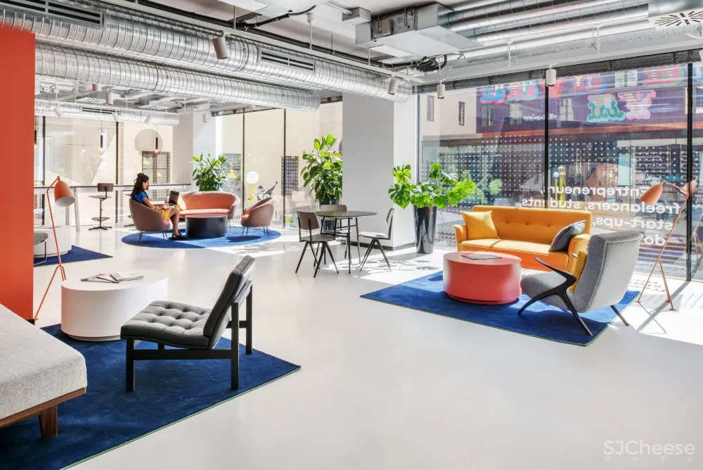 首发 | 学生酒店将佛罗伦萨的宫殿变成了一个千变万化的校园