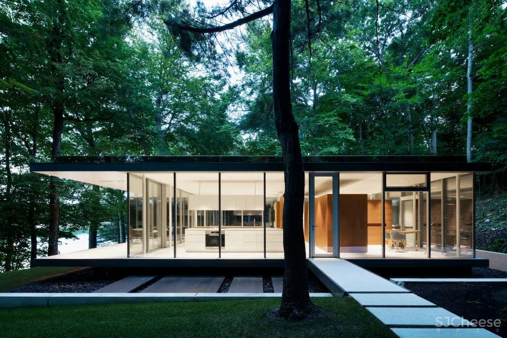 Daoust Lestage:森林中的玻璃住宅 Pavillon du Lac