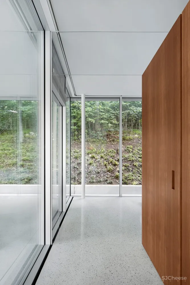 Daoust Lestage:森林中的玻璃住宅 Pavillon du Lac