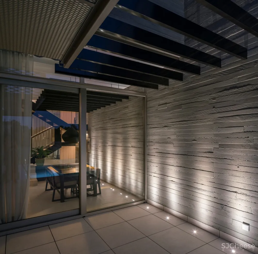 Sierra House / Steyn Studio