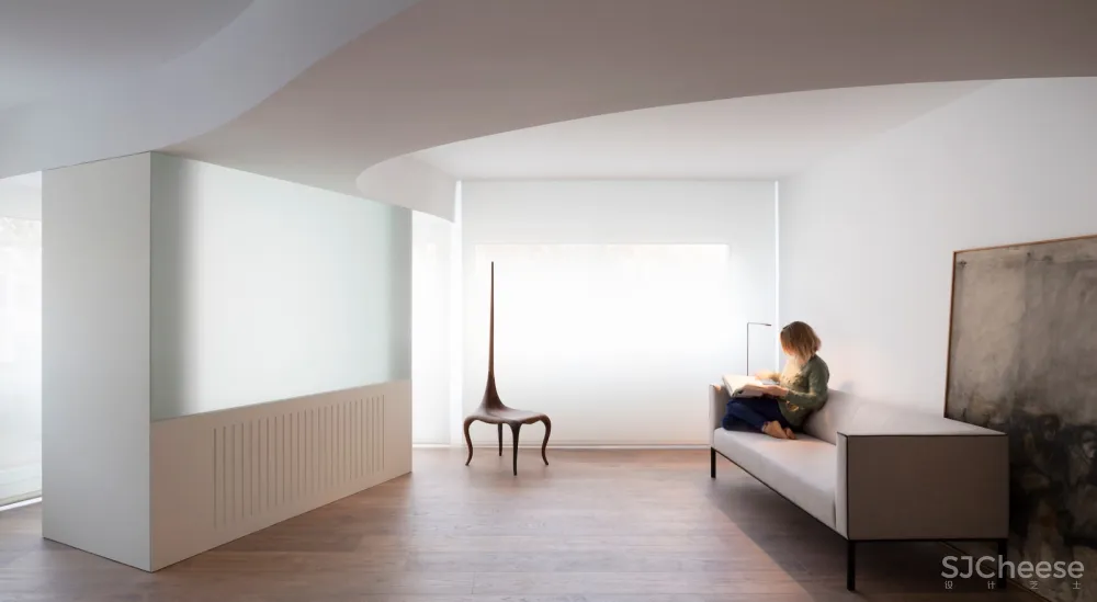 GVFC Apartment by Balzar Arquitectos