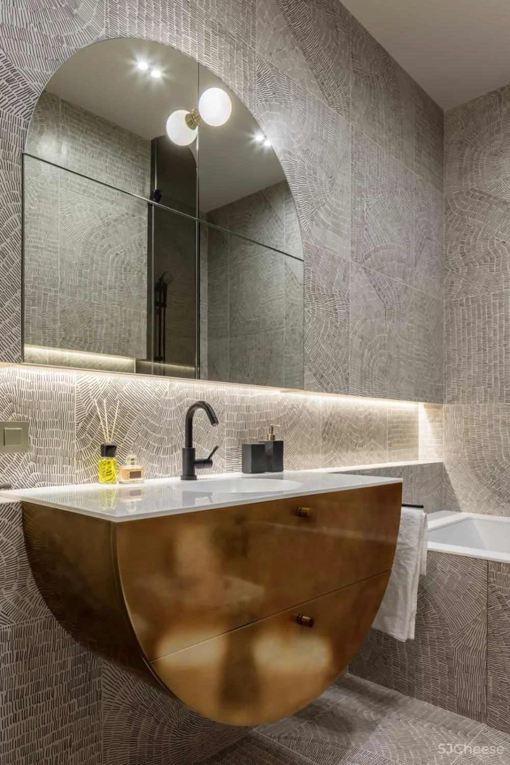 加点金属色丨极简变轻奢