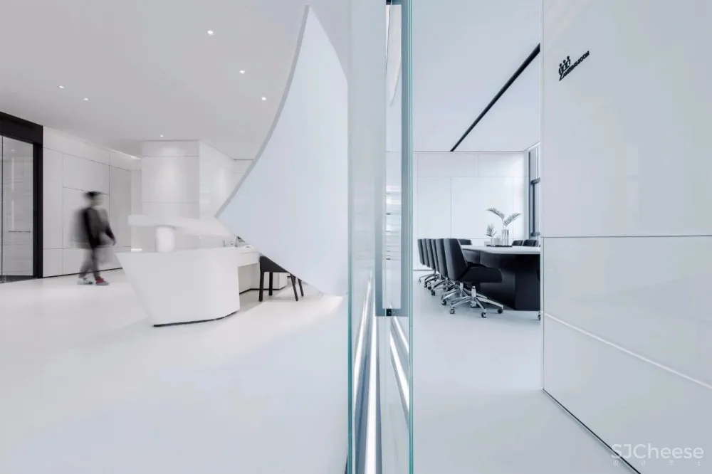 新作 | 极简白,如何打造前卫艺术的国际办公
