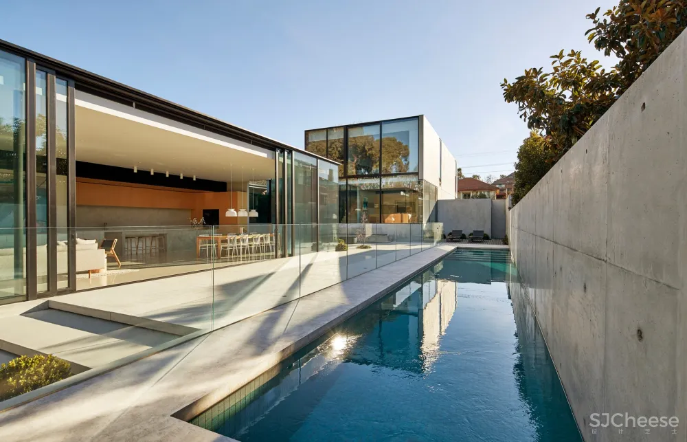 Salmon / FGR Architects