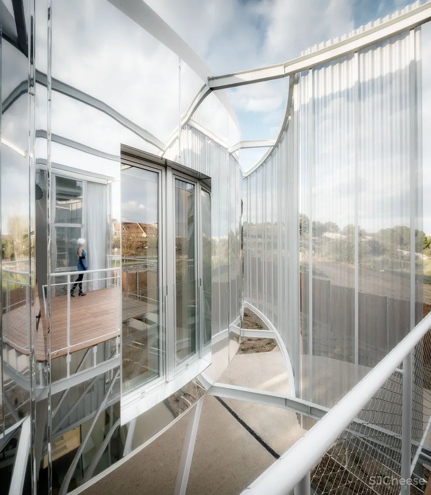 Tobogan House / Z4Z4 AAA