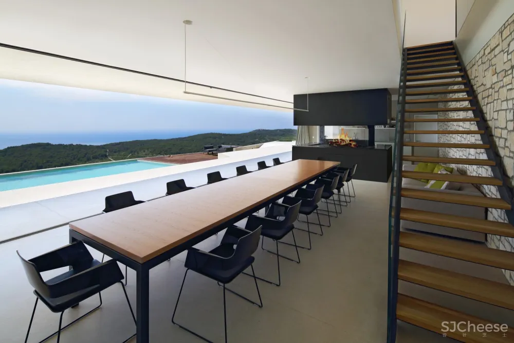 与大地融为一体的伊萨正厅 / PROARH