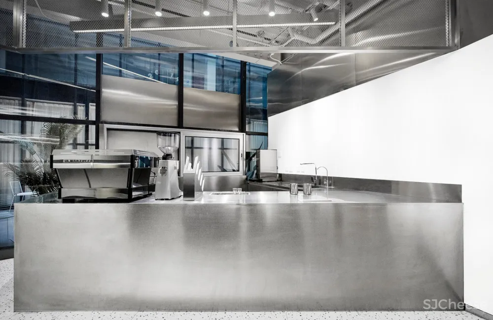 边界卉空间研究所,北京 / 张家赫 – Vanished Hospital