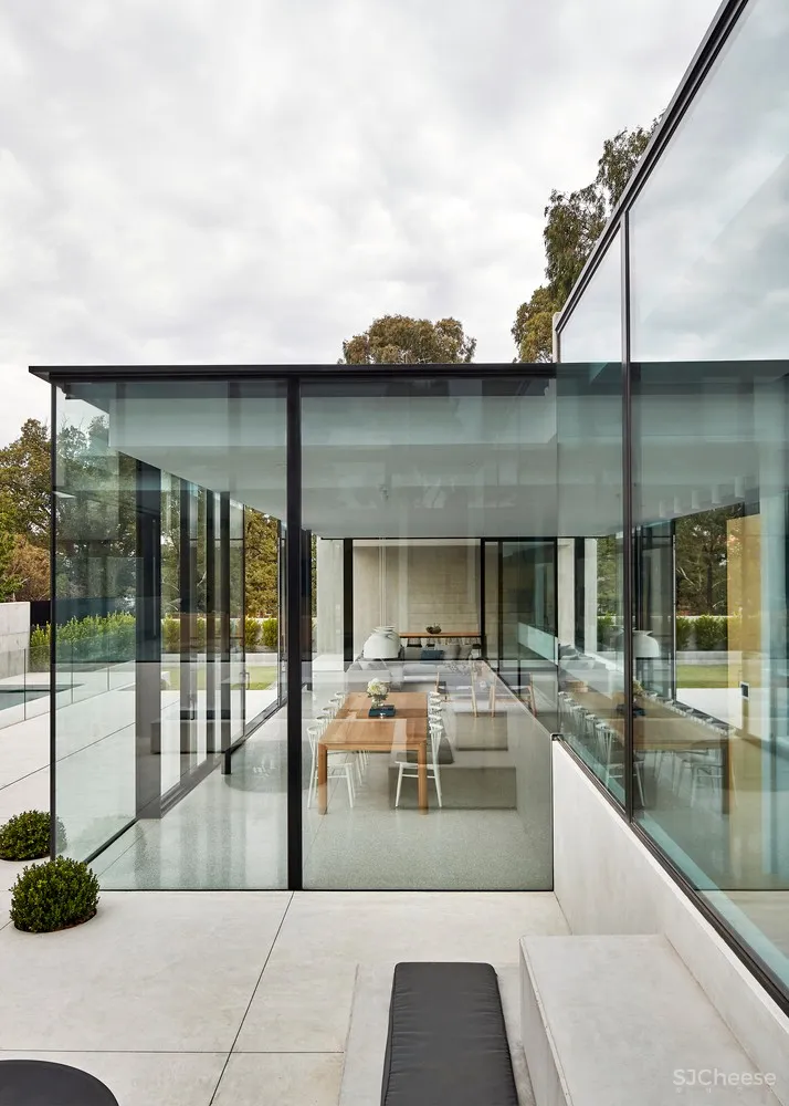 Salmon / FGR Architects