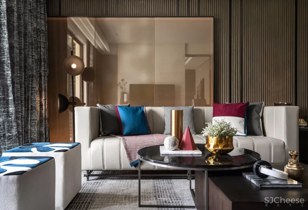 新作 | 275m² 时尚格调别墅,超美软装演绎自由的灵魂