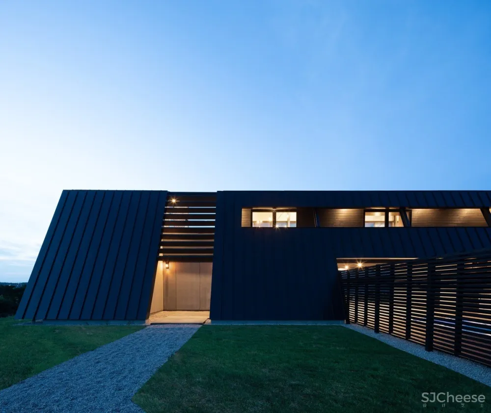 Treow Brycg House / Omar Gandhi Architect