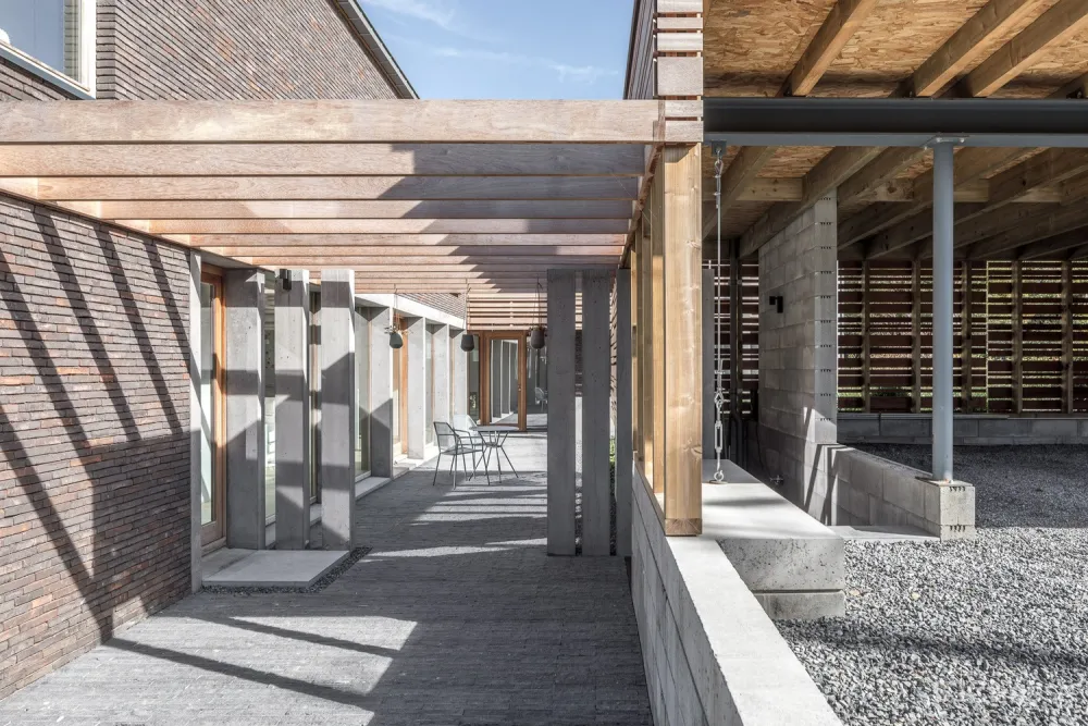 比利时L型乡间别墅 / Michel Prégardien Architecture