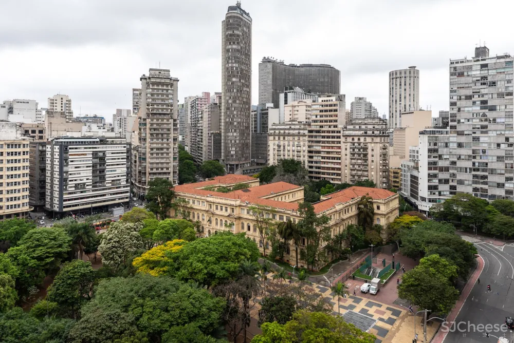 Retrofit Apartment / SuperLimão Studio