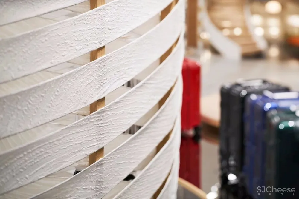 用日本和纸做展示柜丨这间店简直是奢侈品店中的“清流”