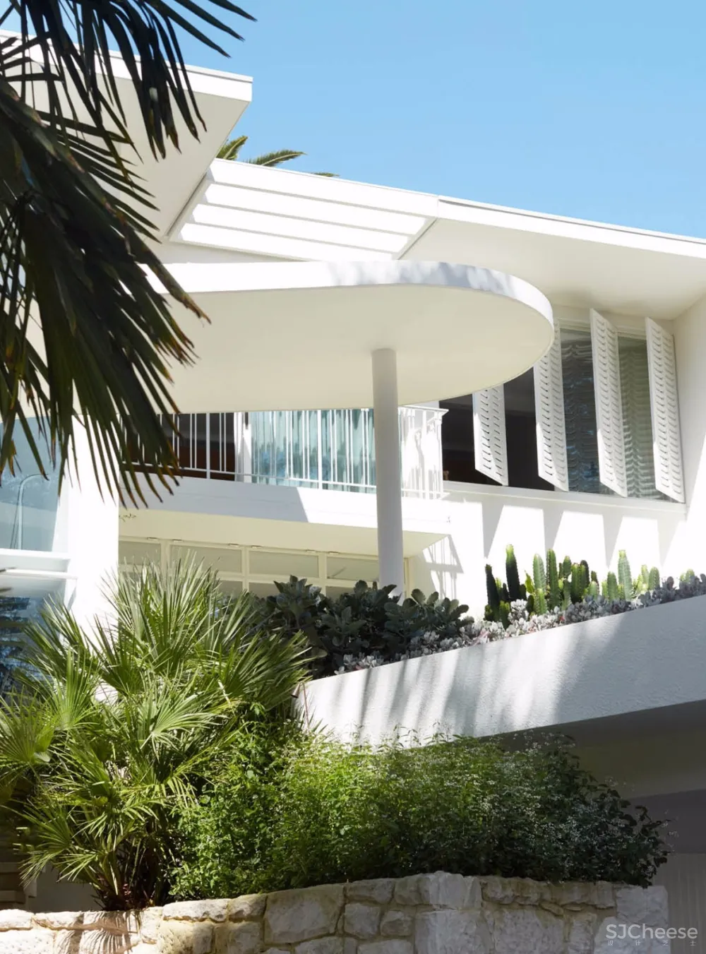 56年前,为了向奥斯卡·尼迈耶致敬所建的白色房子丨如今依然很超前