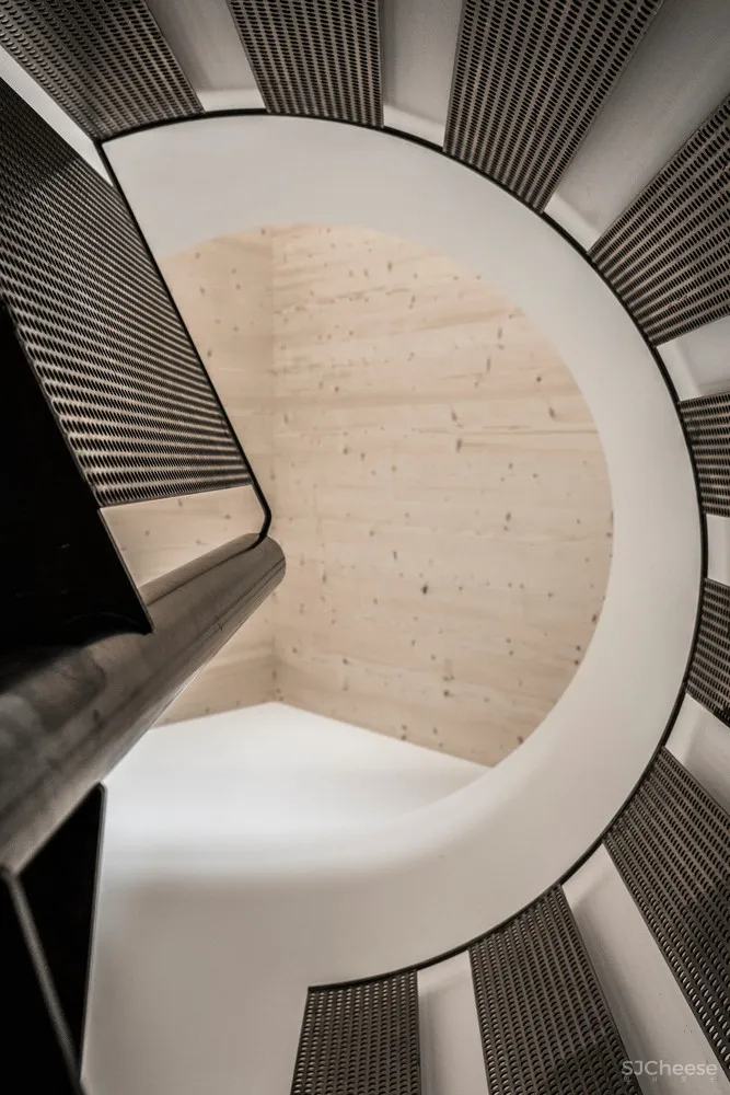 Architekt Andreas Gruber:意大利森林小屋 Refugee Meranza