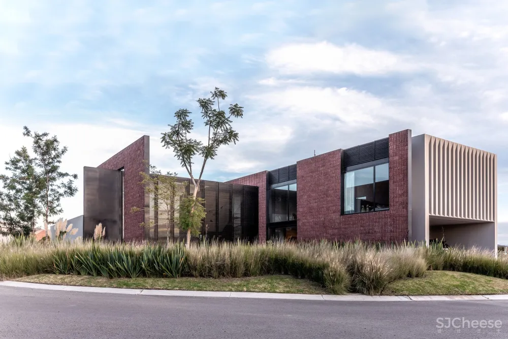 Mariana House / Javier Corvalán + Laboratorio de Arquitectura