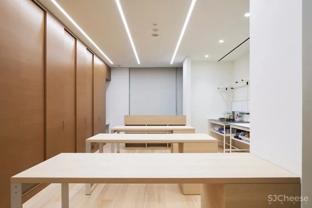 用日本和纸做展示柜丨这间店简直是奢侈品店中的“清流”