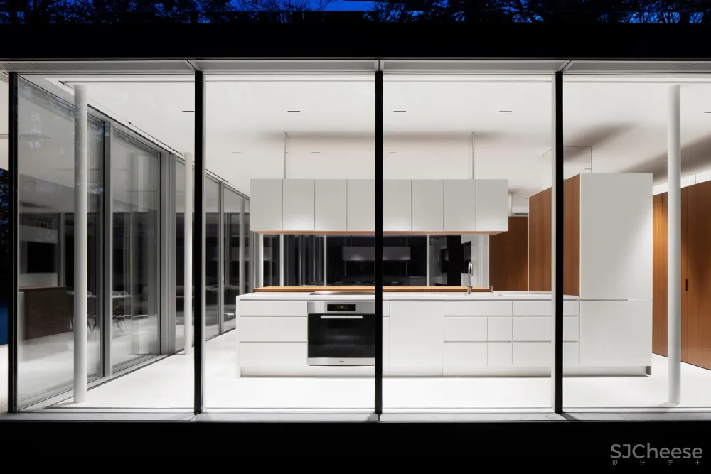 Daoust Lestage:森林中的玻璃住宅 Pavillon du Lac