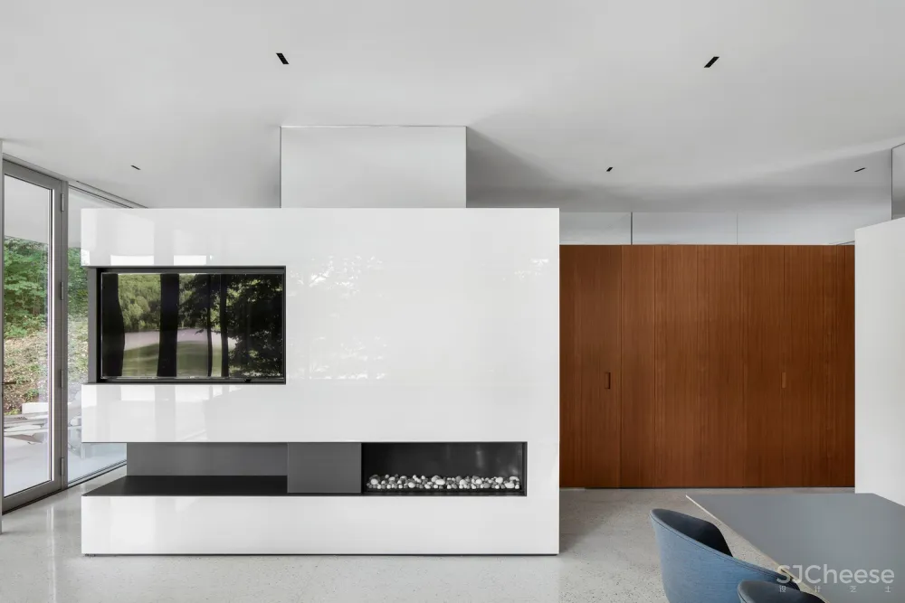 Daoust Lestage:森林中的玻璃住宅 Pavillon du Lac