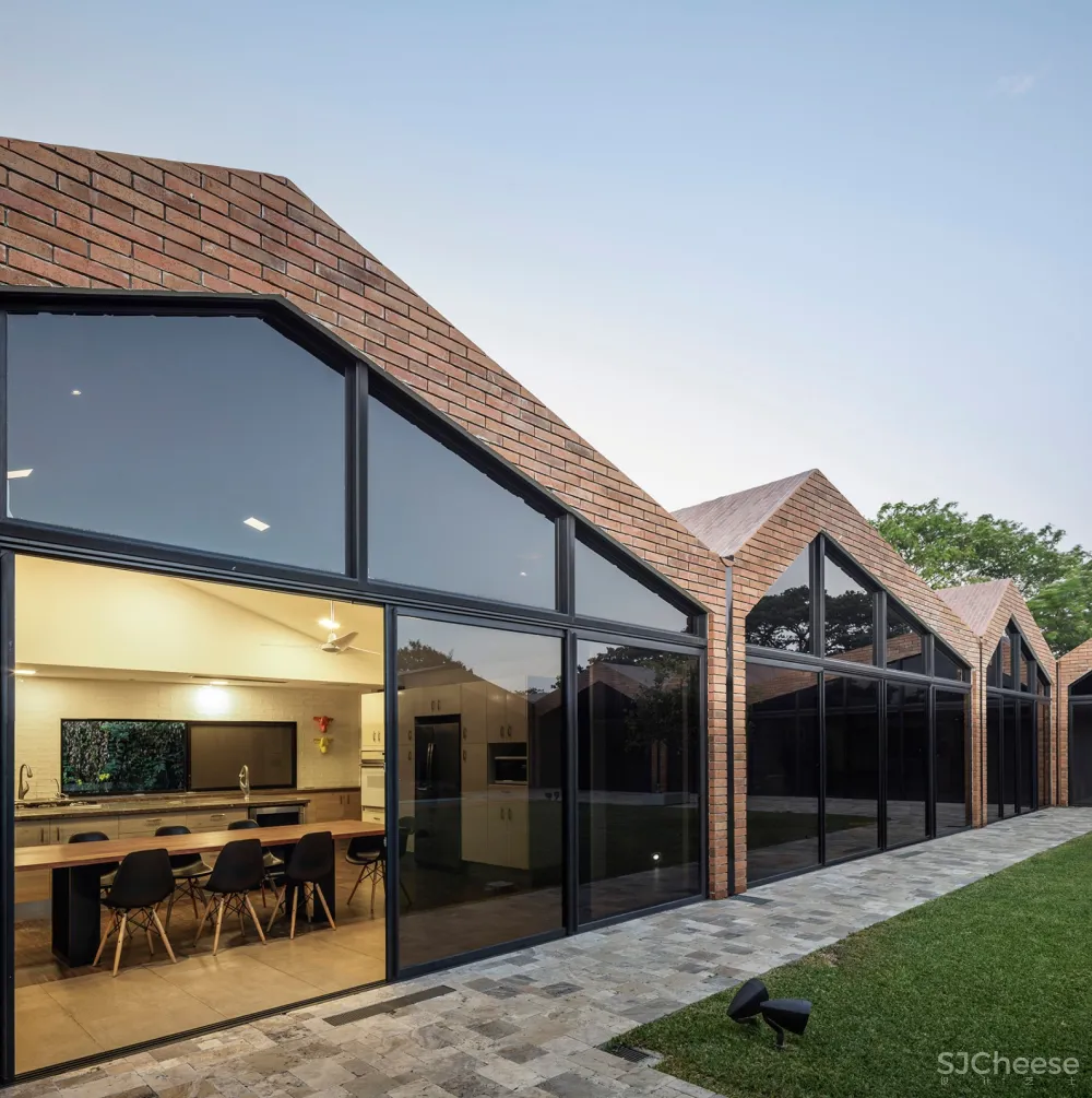 El Cortijo住宅,厄瓜多尔 / Felipe Assadi Arquitectos