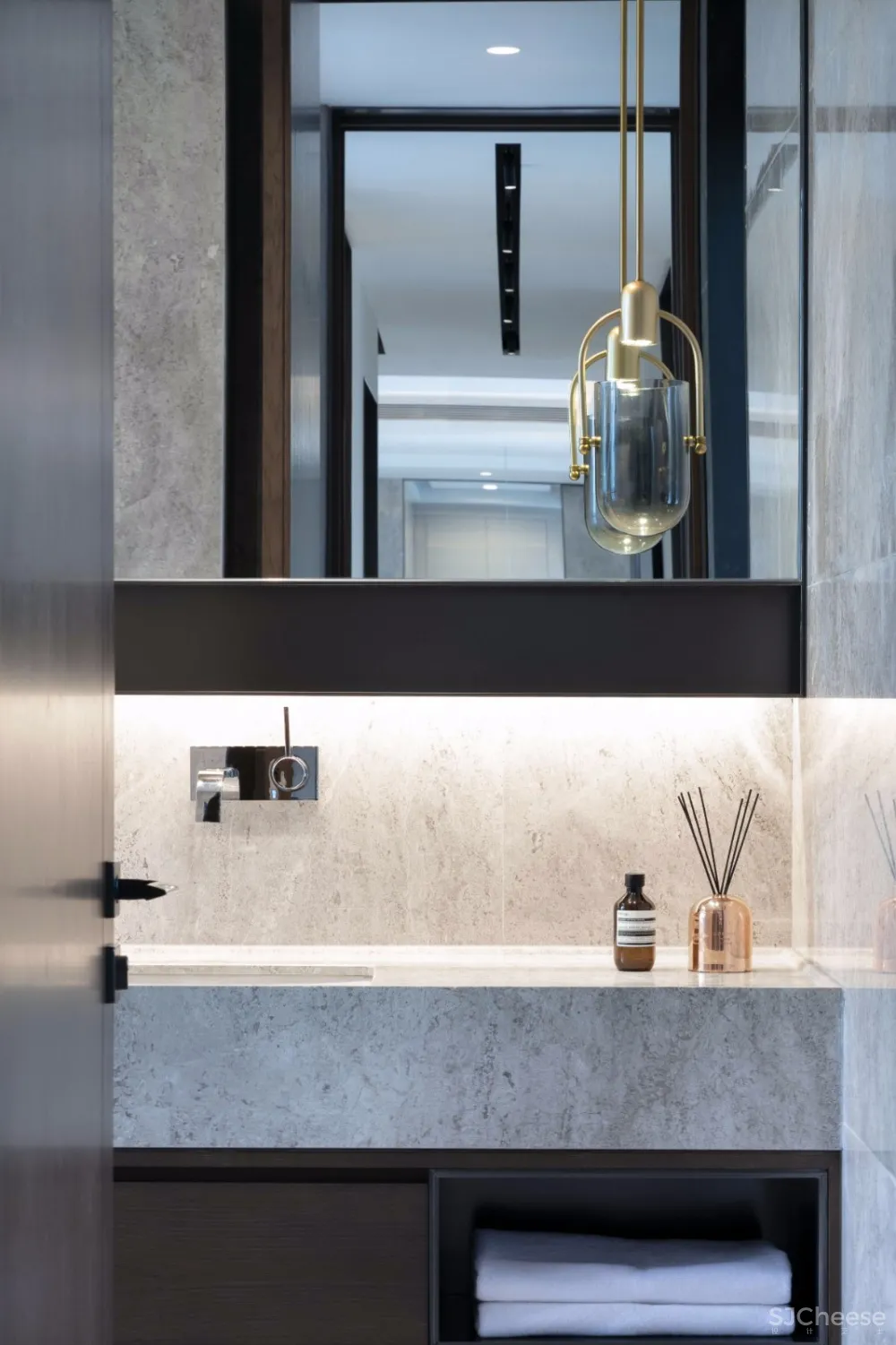 高端别墅样板房丨静谧悠然的简约设计