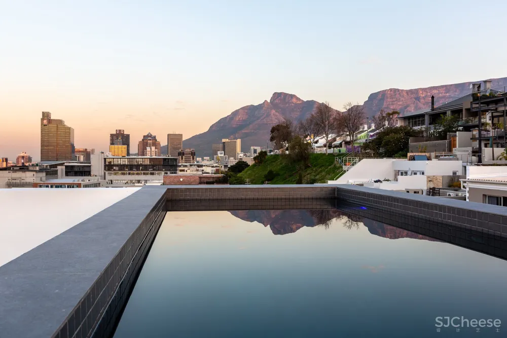 GSQUARED:天然材料打造极简主义Waterkant Townhouse