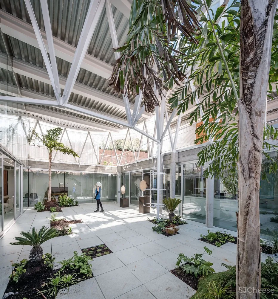 Tobogan House / Z4Z4 AAA