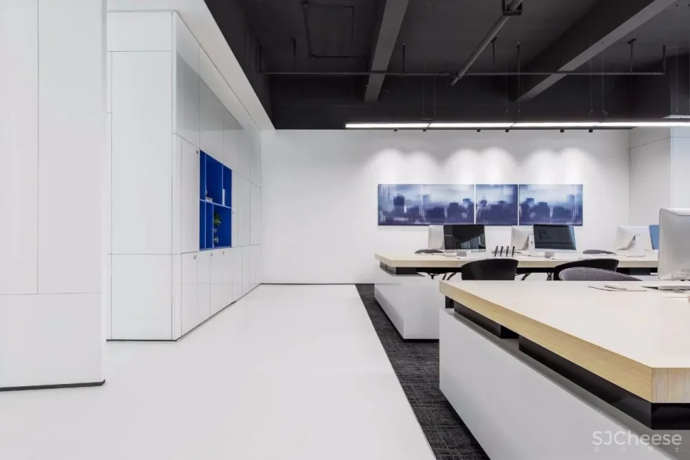 新作 | 极简白,如何打造前卫艺术的国际办公