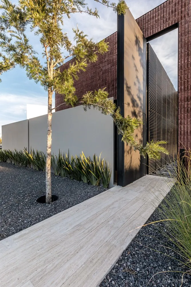 Mariana House / Javier Corvalán + Laboratorio de Arquitectura