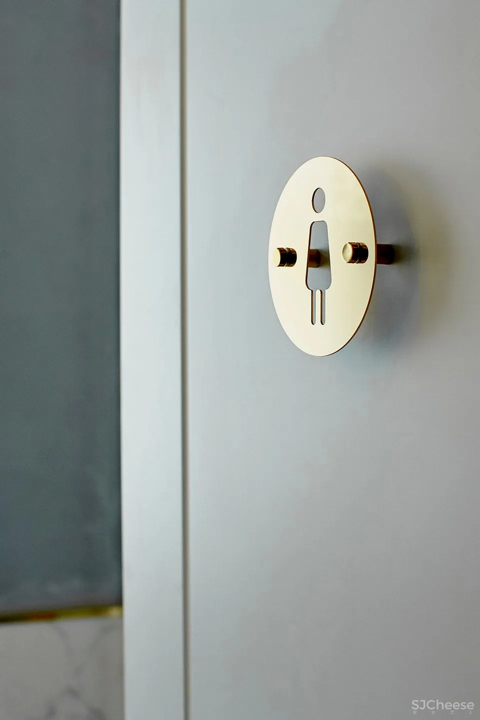 最新 | LAB5 architects:布达佩斯 镜面创造出无限的空间