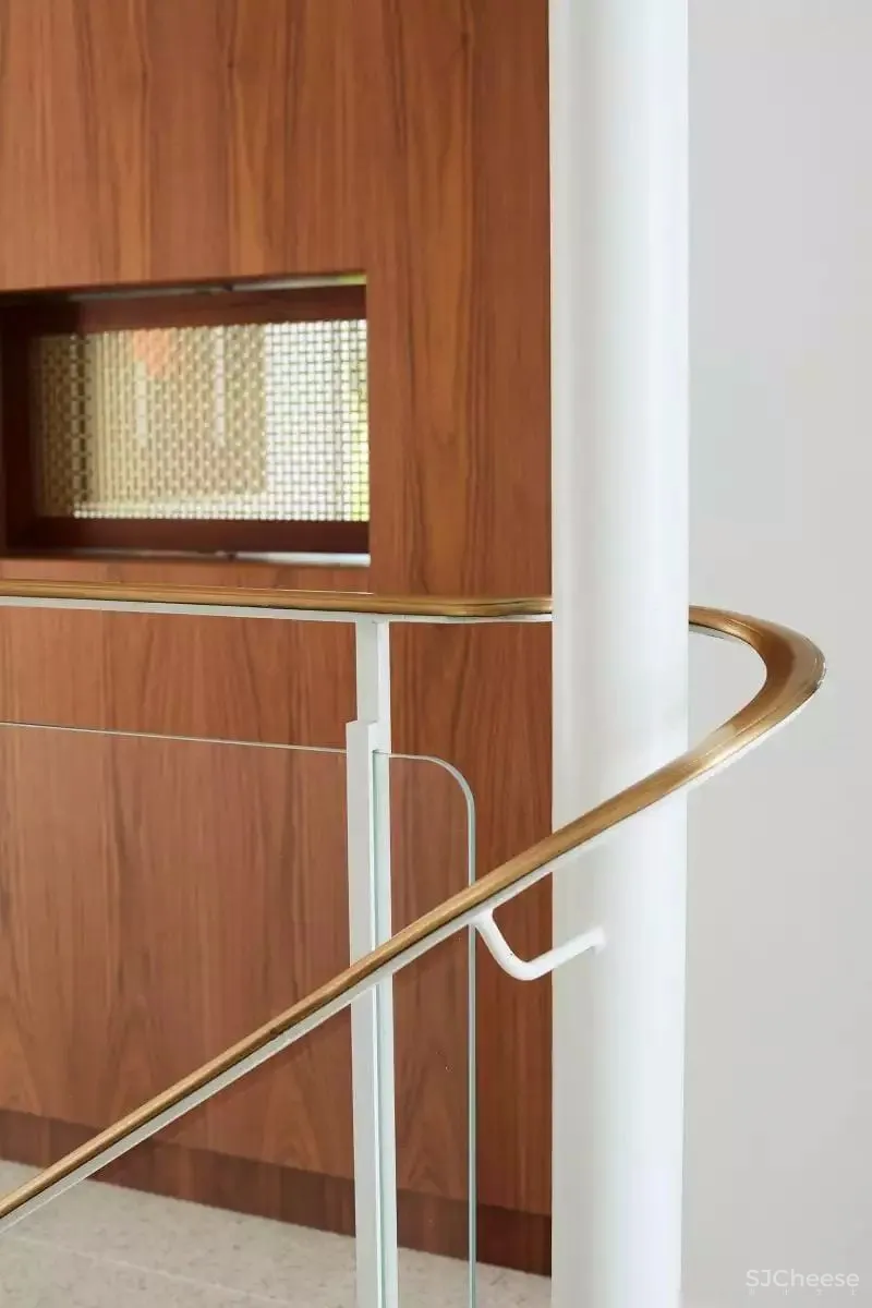 56年前,为了向奥斯卡·尼迈耶致敬所建的白色房子丨如今依然很超前