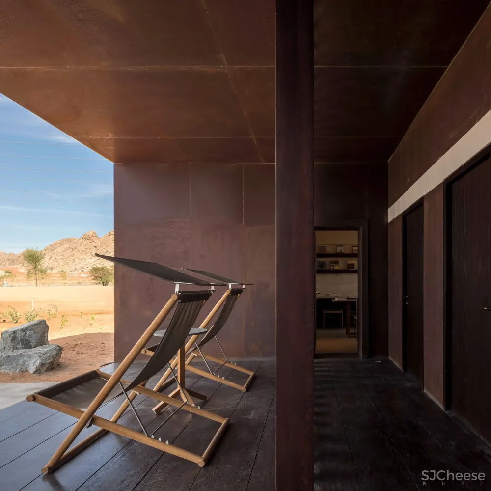首发 | Anarchitect:Al Faya Lodge 极简沙漠水疗中心和酒店