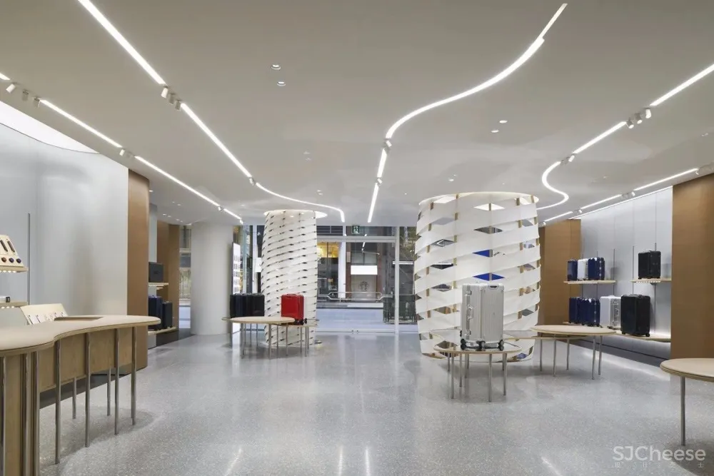 用日本和纸做展示柜丨这间店简直是奢侈品店中的“清流”