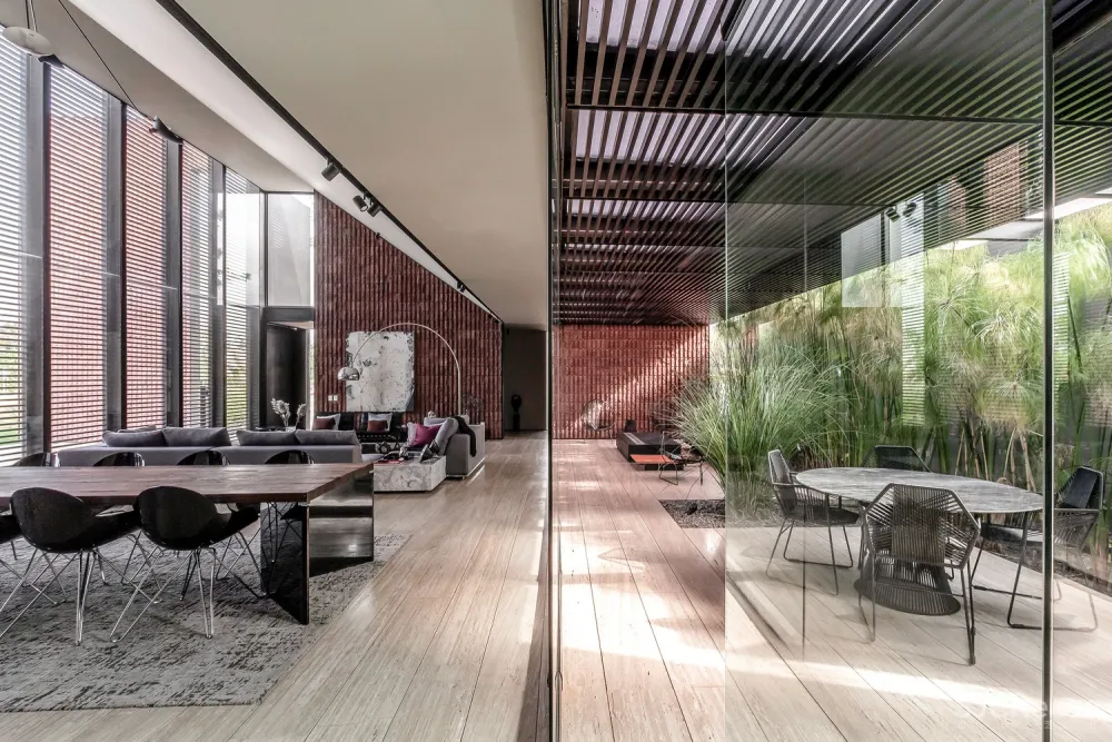 Mariana House / Javier Corvalán + Laboratorio de Arquitectura