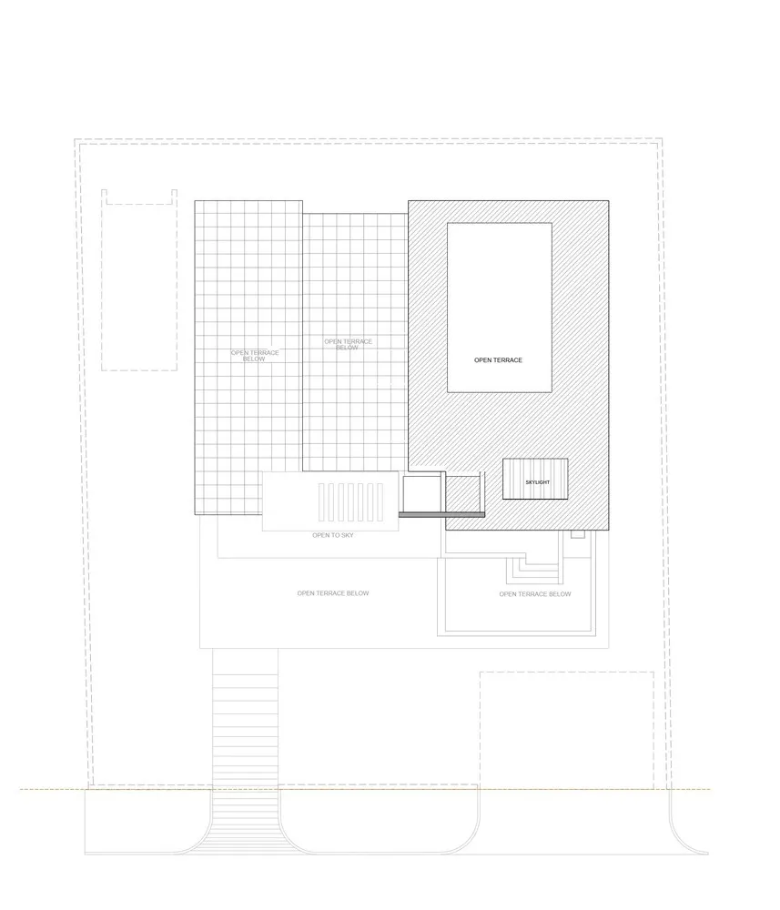 Courtyard Villa / MORIQ