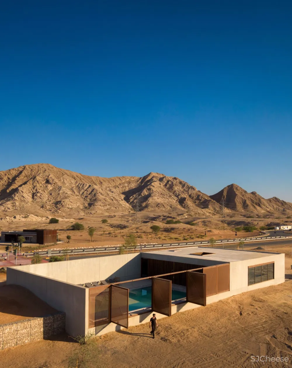 首发 | Anarchitect:Al Faya Lodge 极简沙漠水疗中心和酒店