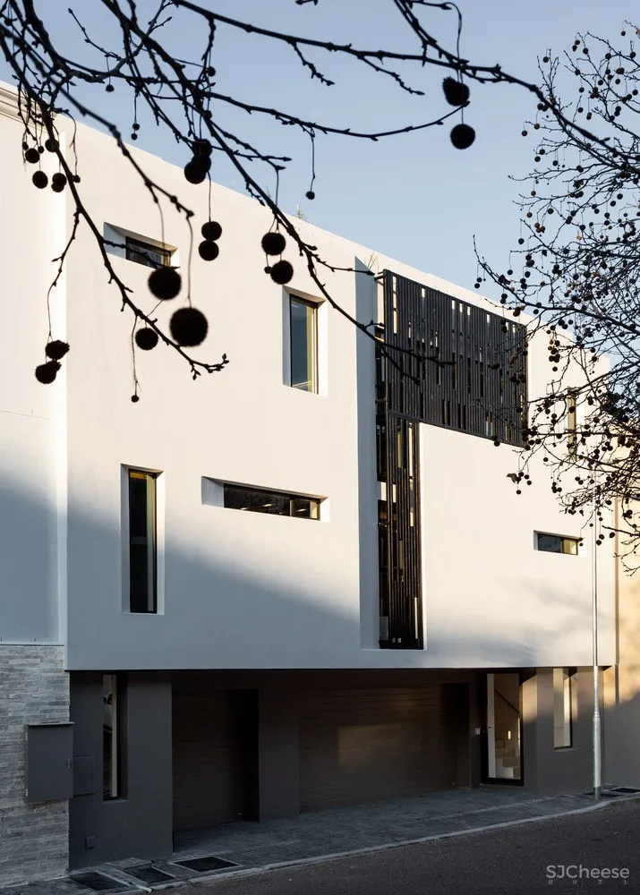 GSQUARED:天然材料打造极简主义Waterkant Townhouse