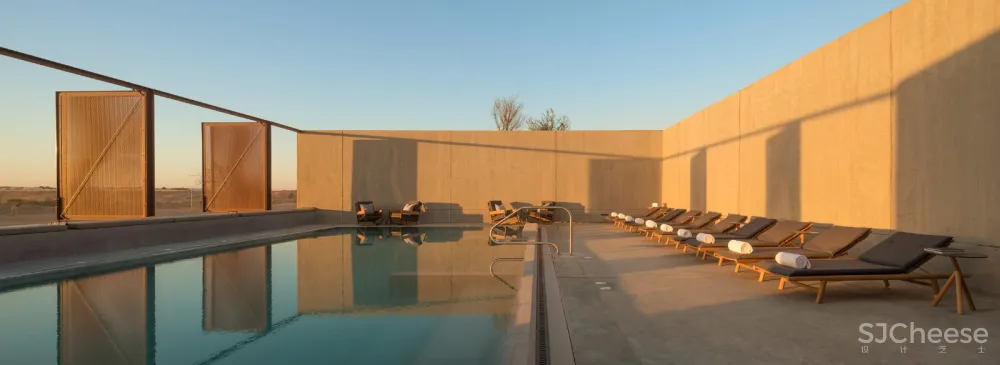 首发 | Anarchitect:Al Faya Lodge 极简沙漠水疗中心和酒店