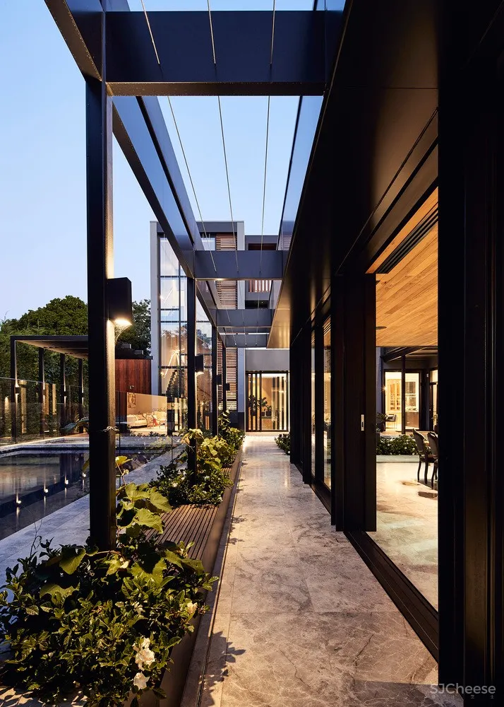 Hawthorn East House / STAR Architecture