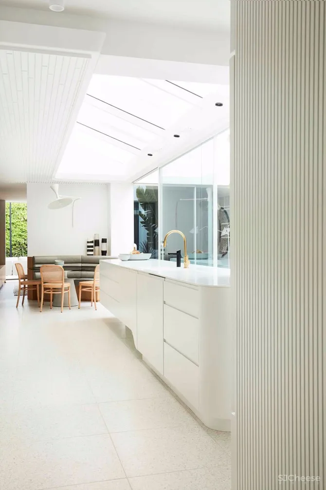 56年前,为了向奥斯卡·尼迈耶致敬所建的白色房子丨如今依然很超前