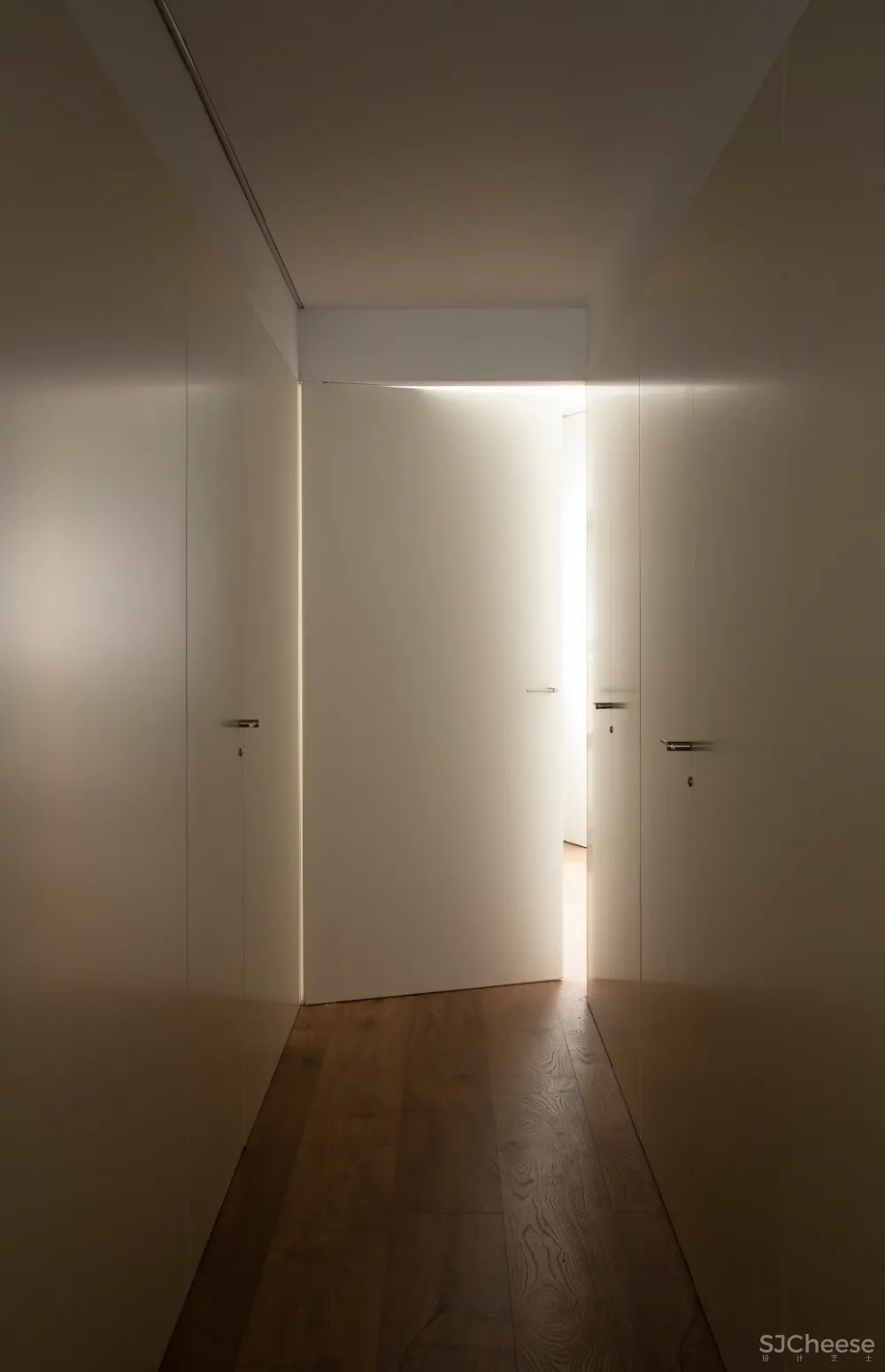 GVFC Apartment by Balzar Arquitectos