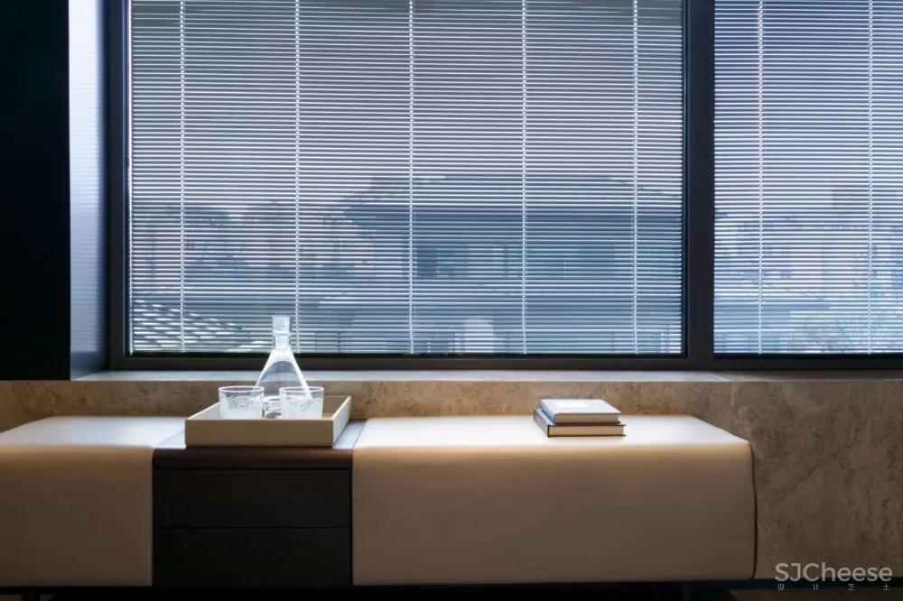 高端别墅样板房丨静谧悠然的简约设计