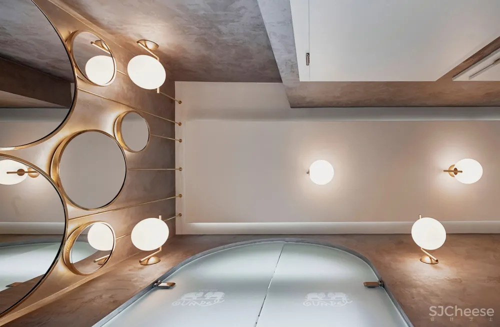 最新 | LAB5 architects:布达佩斯 镜面创造出无限的空间