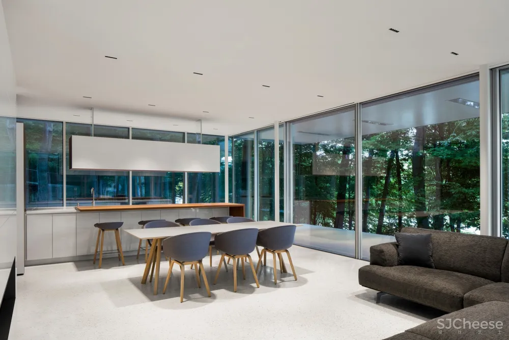 Daoust Lestage:森林中的玻璃住宅 Pavillon du Lac