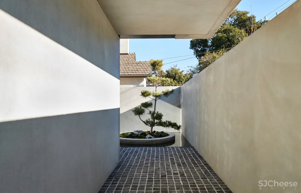 Salmon / FGR Architects