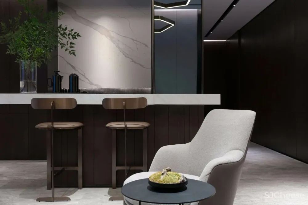 高端别墅样板房丨静谧悠然的简约设计