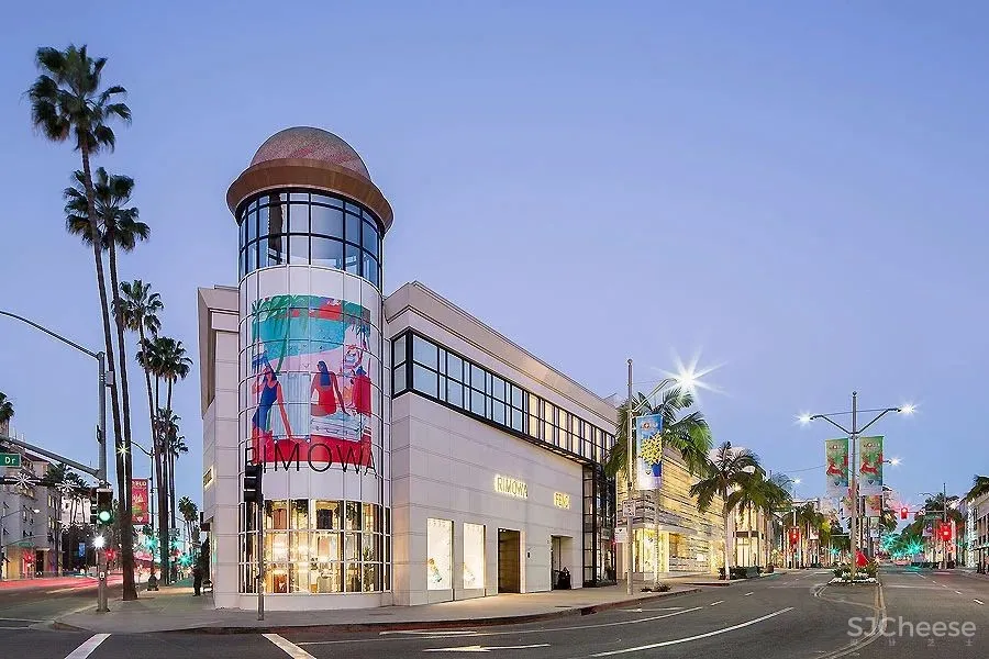 用日本和纸做展示柜丨这间店简直是奢侈品店中的“清流”