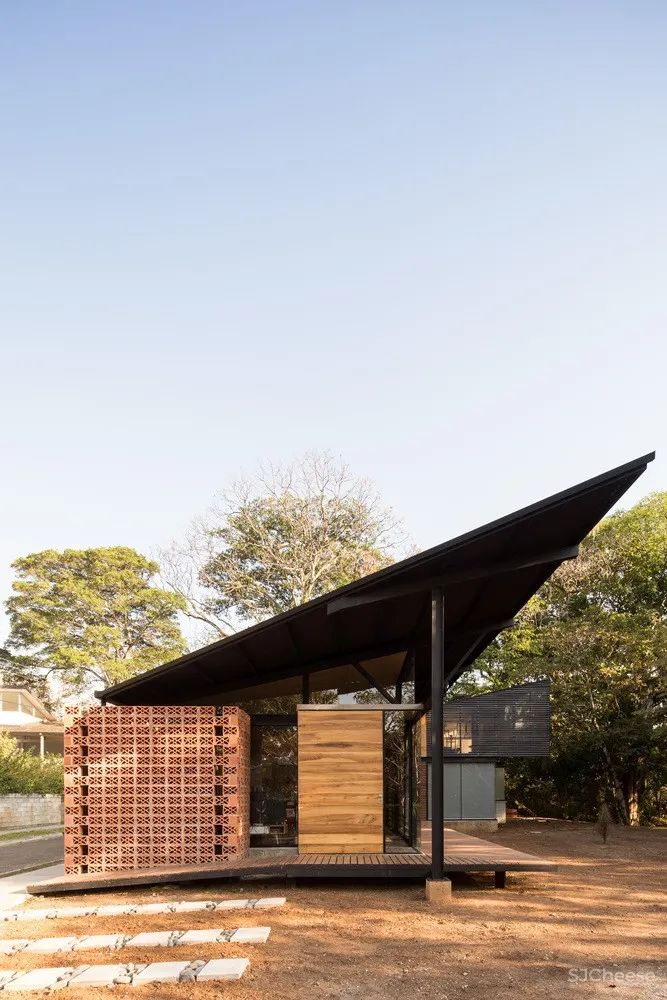 Arkosis：传统房屋改造实用住宅 La Garita House