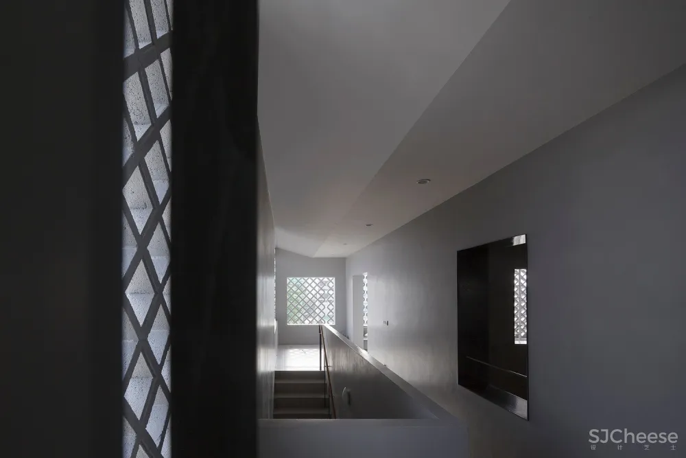 泰国镂空混凝土砖住宅 / all(zone)