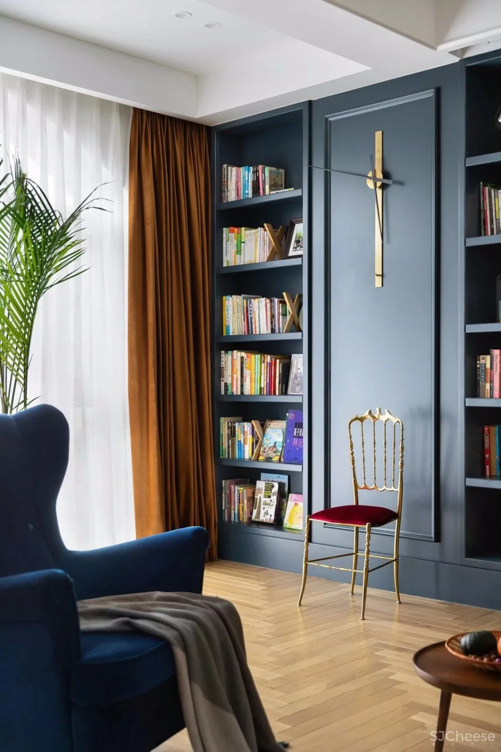 310㎡ 顶层洋房丨在这里养花、聚餐,美极了